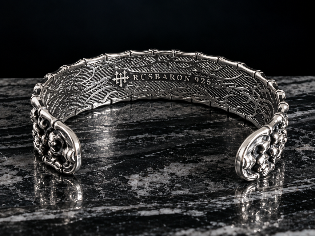 Veles Bangle
