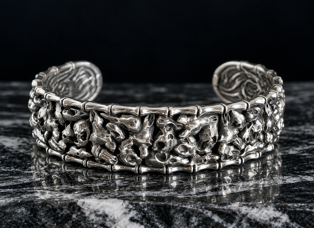 Veles Bangle