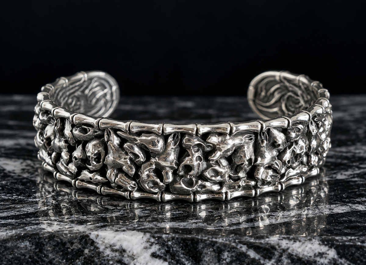 Veles Bangle