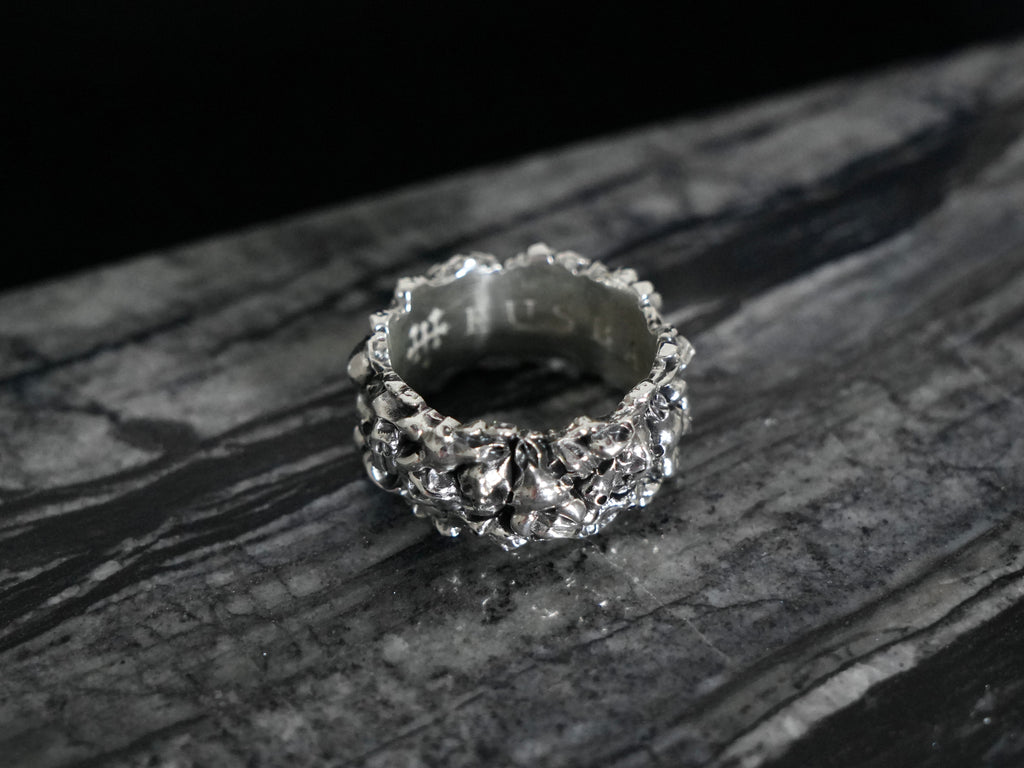 Veles Band Ring