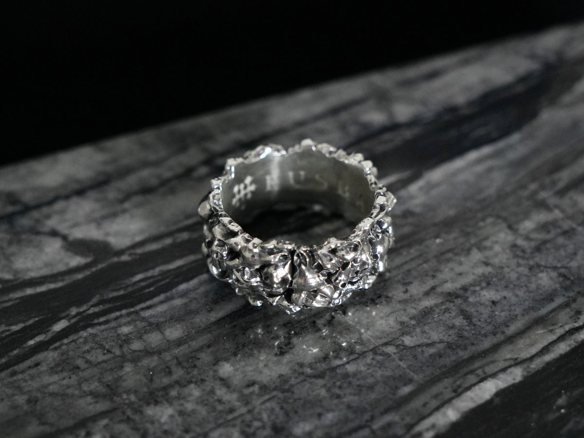 Veles Band Ring